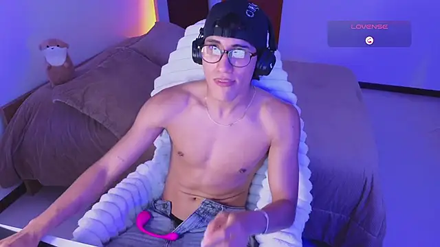 Snapshot of emilio_rivs chatting on February 13, 2026, 11:38 pm emilio rivs online show from February 13, 2026, 11:38 pm