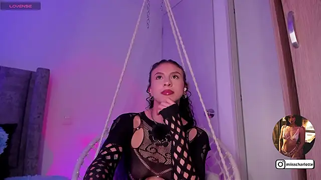 miss  charlotte7 online show from February 5, 2026, 4:19 am