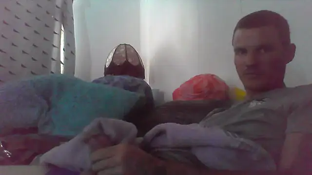 Snapshot of HungandHynotic chatting on May 17, 2026, 10:43 pm HungandHynotic online show from May 17, 2026, 10:43 pm