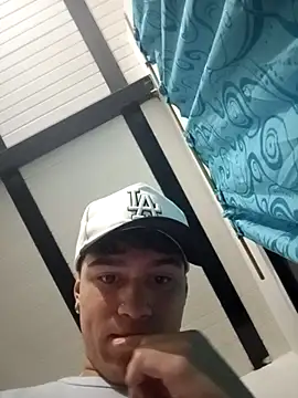 Snapshot of SlowHeat chatting on January 12, 2026, 4:25 pm SlowHeat online show from January 12, 2026, 4:25 pm