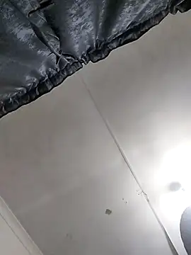 FINEBABYWOLF online show from April 21, 2026, 8:15 pm