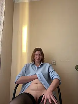 Snapshot of _Crystal_2 chatting on February 20, 2026, 2:30 pm Crystal 2 online show from February 20, 2026, 2:30 pm