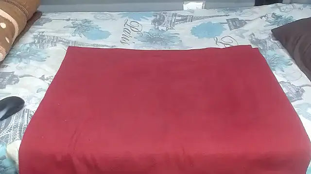 Snapshot of AssQueen32 chatting on February 25, 2026, 11:37 pm AssQueen32 online show from February 25, 2026, 11:37 pm