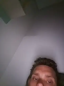 zafiro19xh online show from April 3, 2026, 8:15 pm