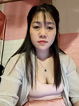 Ngocmai lazdy online show from February 5, 2026, 3:41 pm