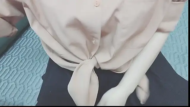 Snapshot of Mai_maik chatting on February 13, 2026, 4:01 am Mai maik online show from February 13, 2026, 4:01 am