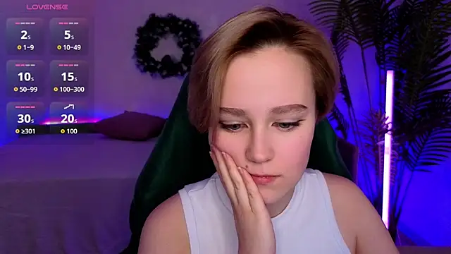 Snapshot of Ellie_Heavenly chatting on January 18, 2026, 8:29 am Ellie Heavenly online show from January 18, 2026, 8:29 am