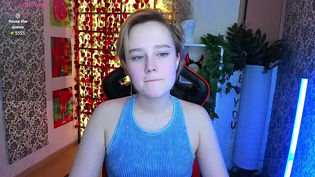 Snapshot of Ellie_Heavenly chatting on February 28, 2026, 8:36 am Ellie Heavenly online show from February 28, 2026, 8:36 am