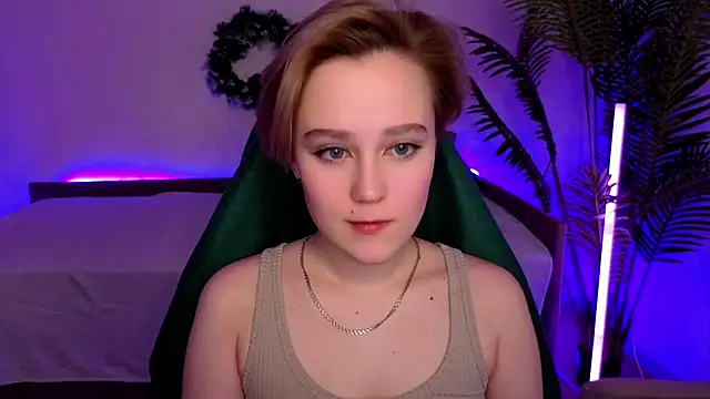 Snapshot of Ellie_Heavenly chatting on January 13, 2026, 8:40 am Ellie Heavenly online show from January 13, 2026, 8:40 am