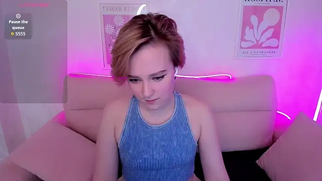 Snapshot of Ellie_Heavenly chatting on February 5, 2026, 8:32 am Ellie Heavenly online show from February 5, 2026, 8:32 am