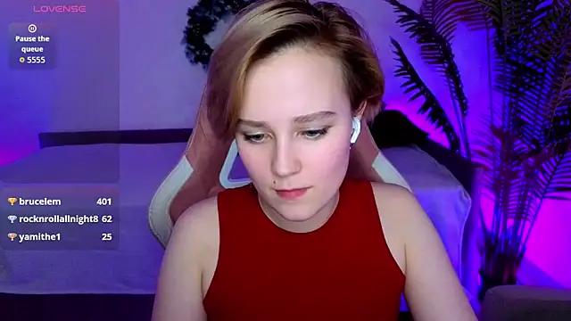 Snapshot of Ellie_Heavenly chatting on February 1, 2026, 7:17 am Ellie Heavenly online show from February 1, 2026, 7:17 am