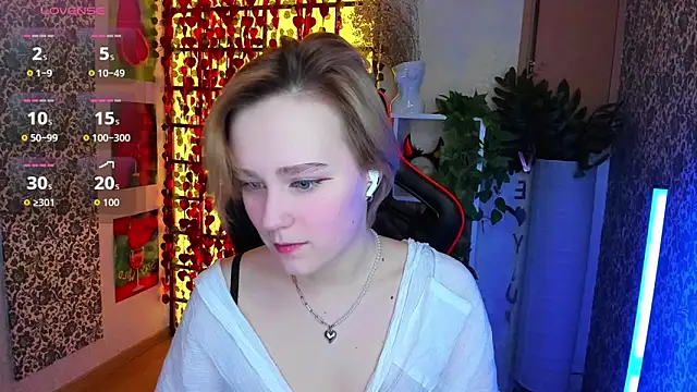 Snapshot of Ellie_Heavenly chatting on March 1, 2026, 2:00 am Ellie Heavenly online show from March 1, 2026, 2:00 am