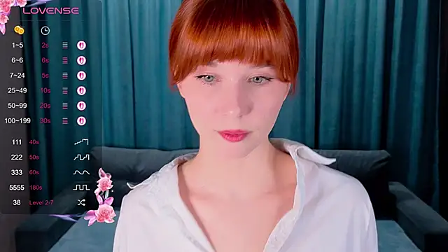 CatherineCummi online show from April 12, 2026, 7:44 am