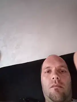 Snapshot of Ivan9999k chatting on February 25, 2026, 5:51 am Ivan9999k online show from February 25, 2026, 5:51 am