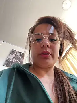 Snapshot of Pretty__Milf chatting on July 17, 2026, 4:26 pm Pretty Milf online show from July 17, 2026, 4:26 pm