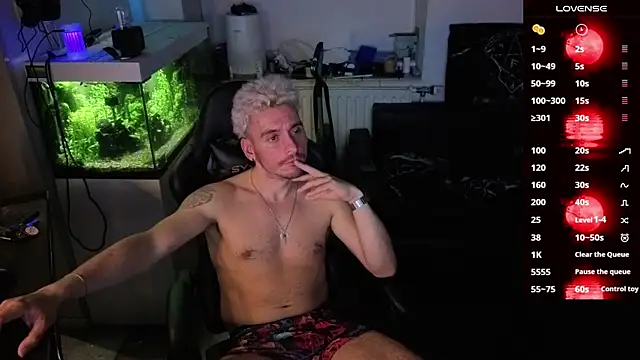 Rayzel White online show from April 11, 2026, 9:51 pm