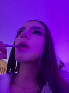 ivy-777 online show from April 18, 2026, 1:19 am