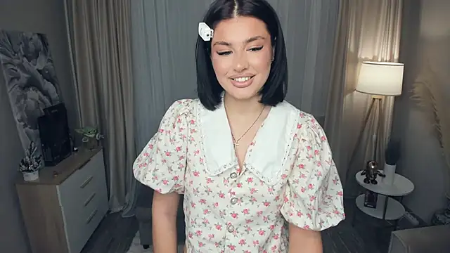 Snapshot of heylilshawty chatting on February 8, 2026, 8:39 pm heylilshawty online show from February 8, 2026, 8:39 pm