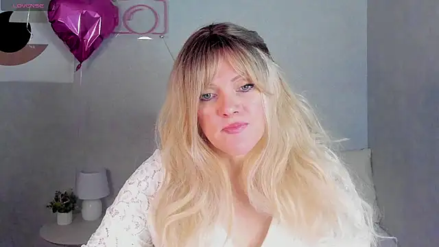 Snapshot of Victoria_Nelson chatting on March 2, 2026, 1:17 am Victoria Nelson online show from March 2, 2026, 1:17 am