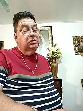 Snapshot of Zordomudo13 chatting on February 8, 2026, 2:31 am Zordomudo13 online show from February 8, 2026, 2:31 am