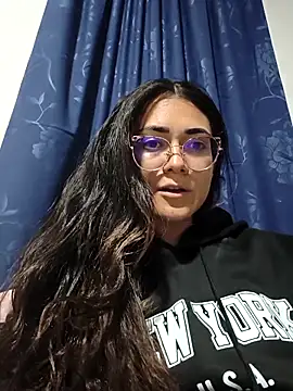 Freyarosse online show from February 25, 2026, 3:40 am