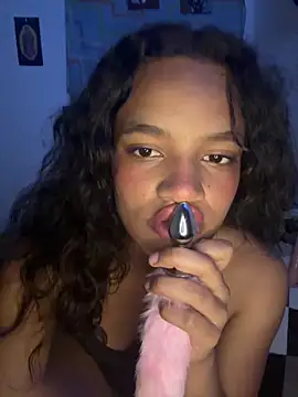 Nyxx Velariia online show from April 7, 2026, 5:09 am