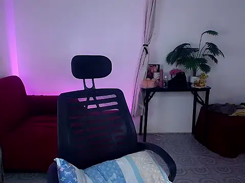 Snapshot of Callmesuesue chatting on March 2, 2026, 5:52 am Callmesuesue online show from March 2, 2026, 5:52 am