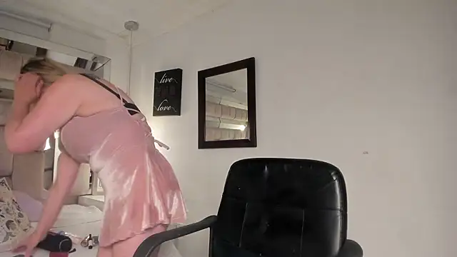 SofiaMilfx69 online show from March 5, 2026, 1:40 pm