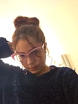 Snapshot of dani_ferreer1 chatting on February 5, 2026, 7:10 pm dani ferreer1 online show from February 5, 2026, 7:10 pm