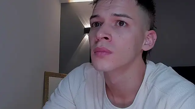 Snapshot of DrakeCarter chatting on February 14, 2026, 12:33 am DrakeCarter online show from February 14, 2026, 12:33 am