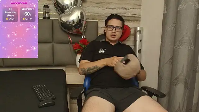 Danner Alaia online show from February 15, 2026, 8:19 pm