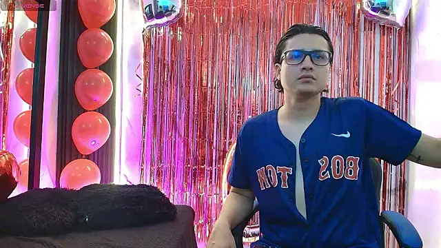 Danner Alaia online show from February 13, 2026, 8:53 pm