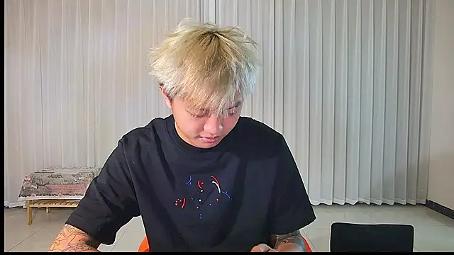 Chocolates-001 online show from April 8, 2026, 9:00 am