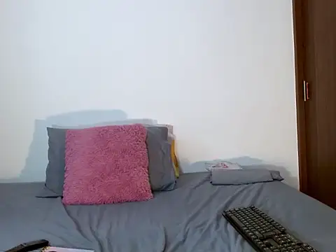 celeneortii online show from March 11, 2026, 1:27 pm