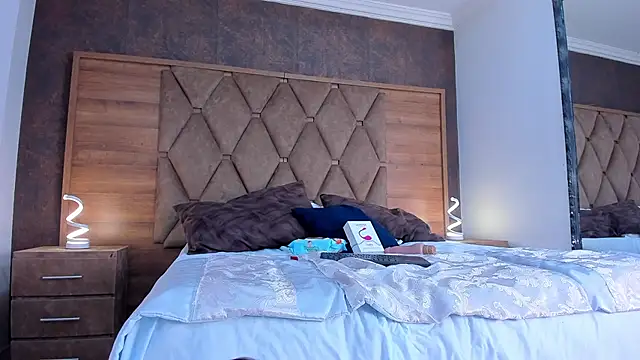 AnaiaClarck online show from April 3, 2026, 3:46 am