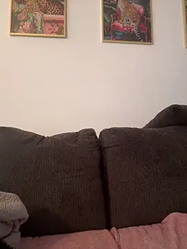 icelyne 2001 online show from February 1, 2026, 4:27 pm