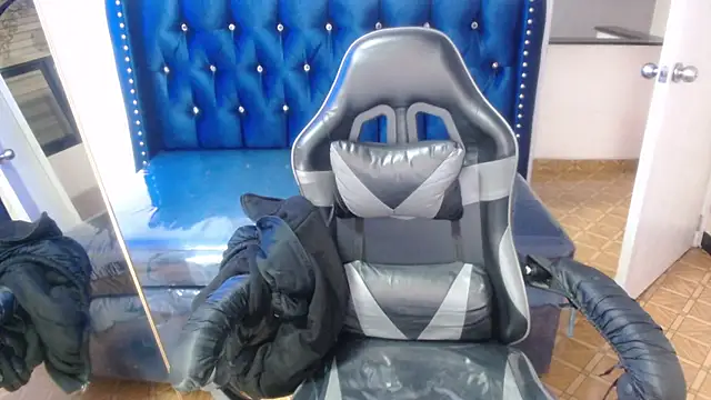 Candy Rose v online show from February 27, 2026, 1:11 pm