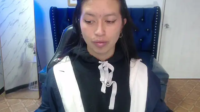 Candy Rose v online show from March 2, 2026, 1:07 pm