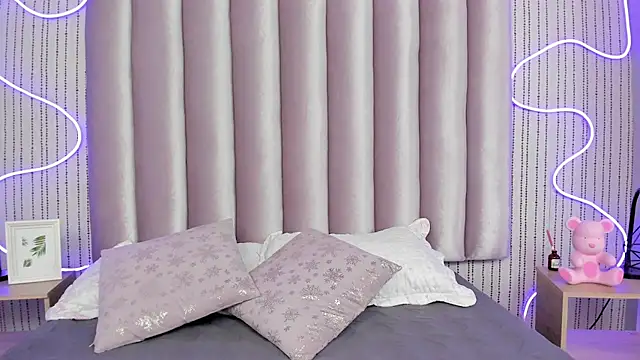 SAMMYLEWISMD online show from April 9, 2026, 3:08 am