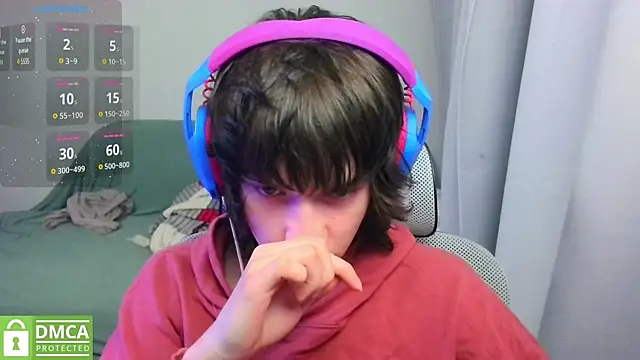 LeonBoykisser online show from July 19, 2026, 3:42 pm