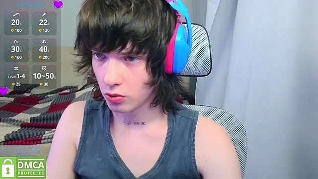 LeonBoykisser online show from July 21, 2026, 2:40 pm