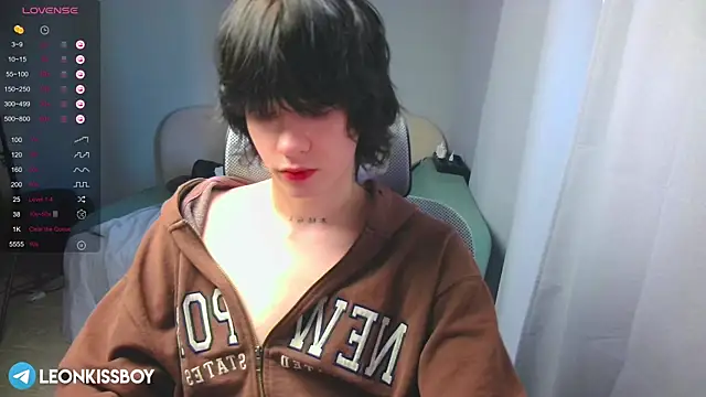 LeonBoykisser online show from March 15, 2026, 5:36 am