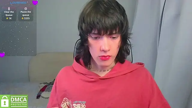 LeonBoykisser online show from July 24, 2026, 5:58 am
