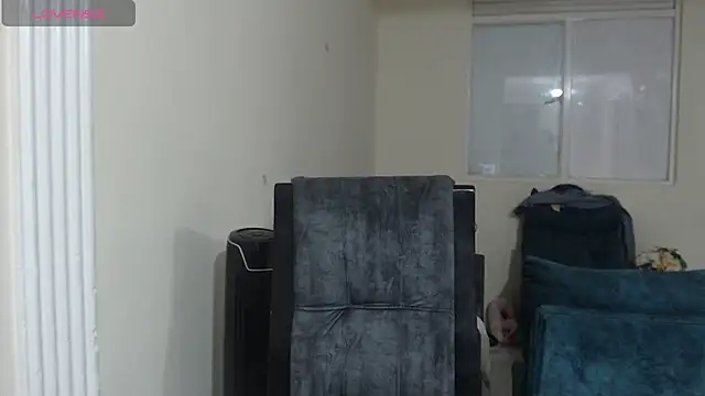 mia girl07 online show from April 15, 2026, 9:04 pm