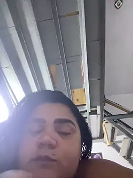 MorenaCariok online show from April 13, 2026, 1:09 am