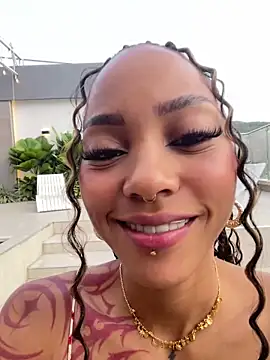 Snapshot of LizStorm_ chatting on June 20, 2026, 11:59 am LizStorm online show from June 20, 2026, 11:59 am