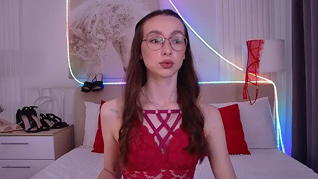 Emily Simon online show from May 28, 2026, 2:34 pm