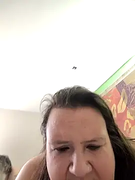 luvbug28 online show from March 9, 2026, 3:10 am