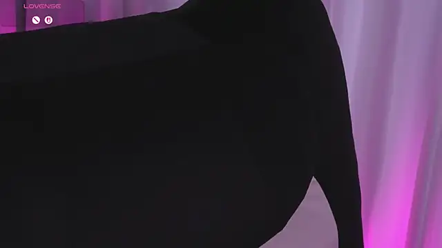 Dolcexx  online show from April 15, 2026, 7:58 pm