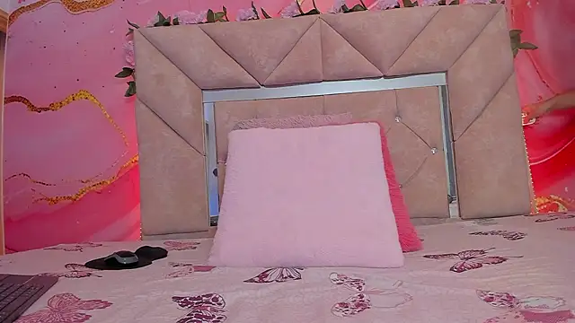 Snapshot of sweet__luna__ chatting on February 7, 2026, 10:56 am sweet luna online show from February 7, 2026, 10:56 am